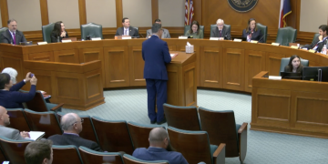 Texas House Panel Advances Bill to Install Koreatown Highway Signs in Dallas